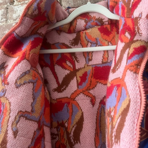 Farm Rio Wild Horses Mushroom Reversible Tricot Puffer Jacket - Picture 9 of 9